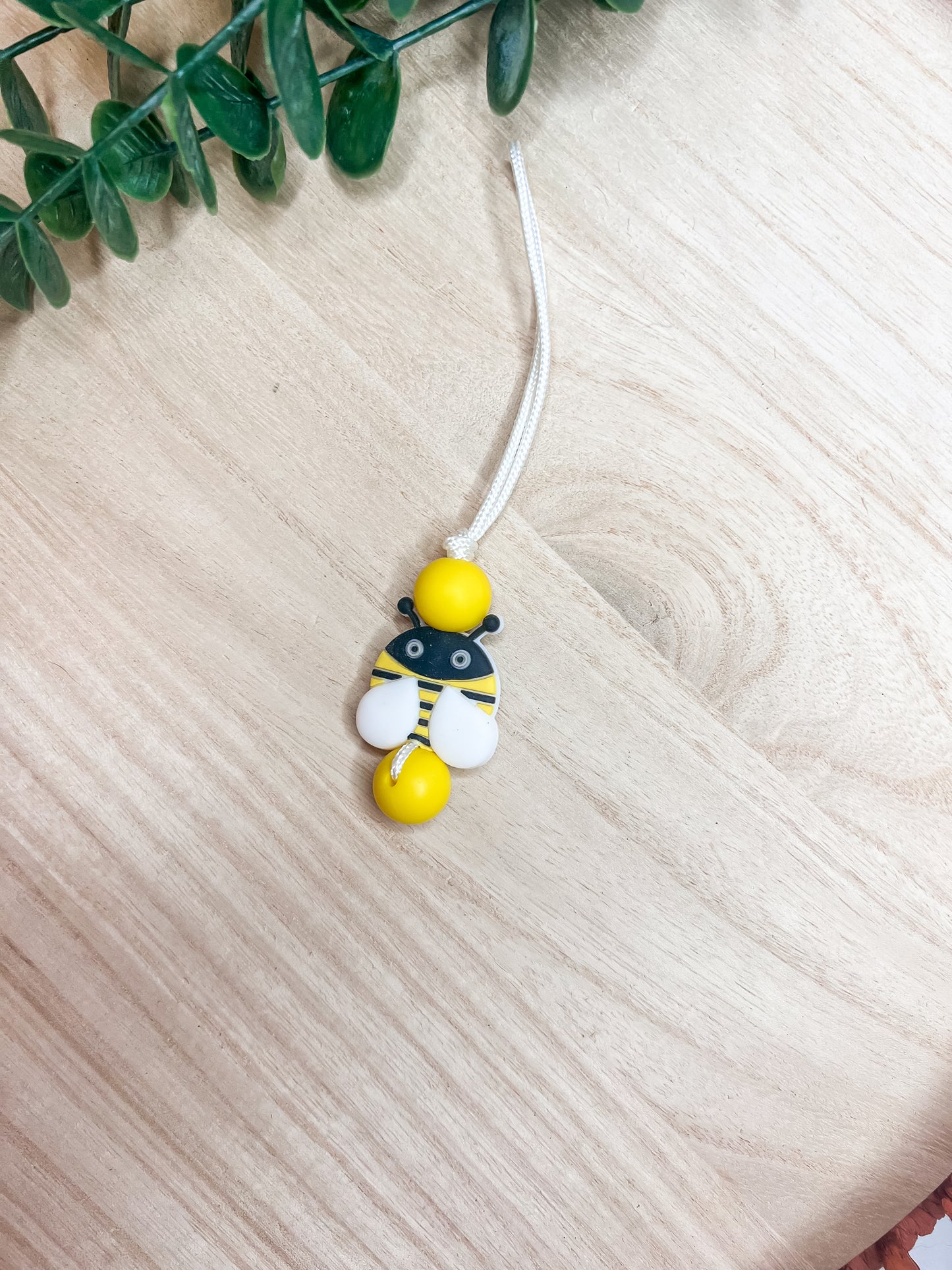 Bee Zipper Pull